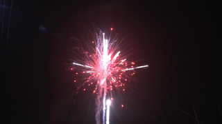 Εργοστάσιο χονδρικής υψηλής ποιότητας 1,3 g Professional 1,2 Inch And 1,5 Inch 90 Shots πυροτεχνήματα τούρτας